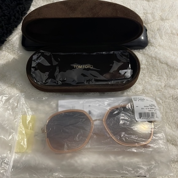 Authentic beautiful TF0809 New w tags great present for Christmas 🎄 - Picture 8 of 9